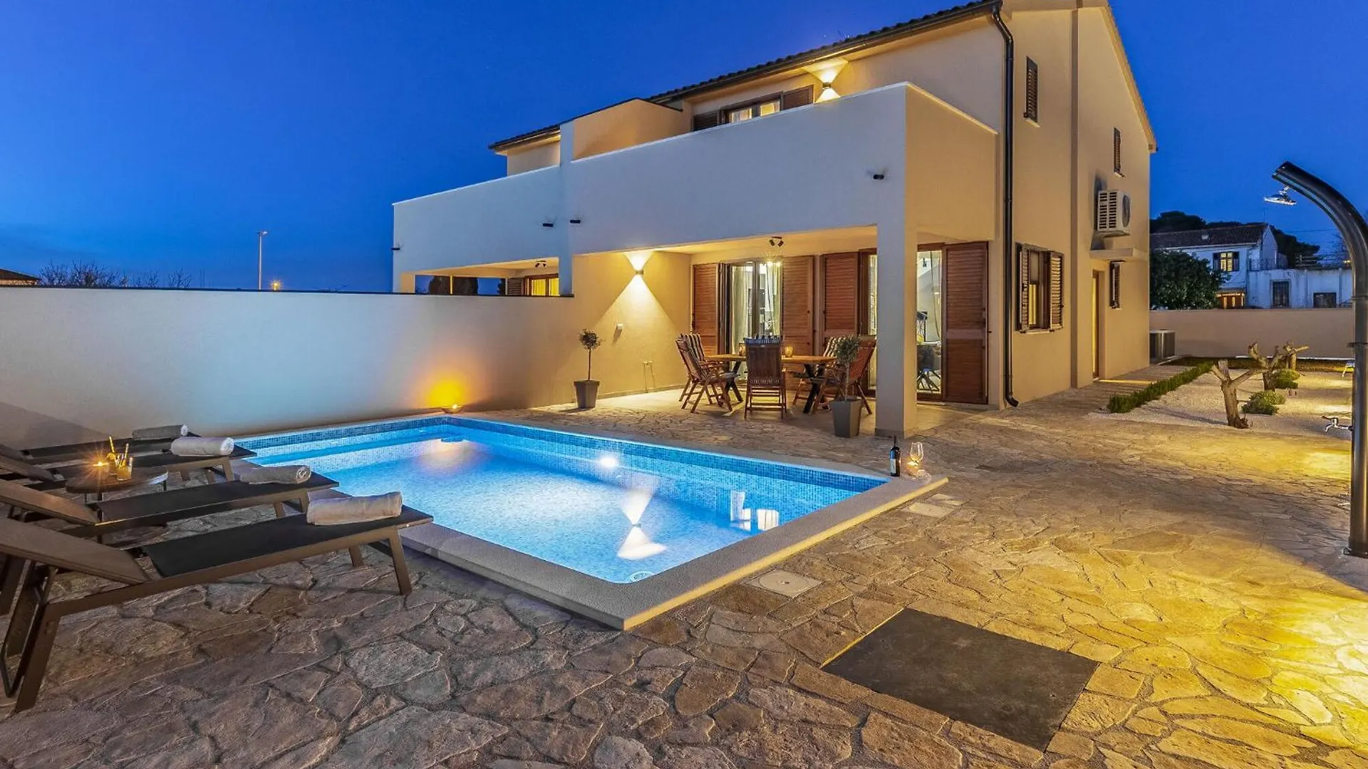 Modern Home With Swimming Pool And Wellness Vodnjan Croatia