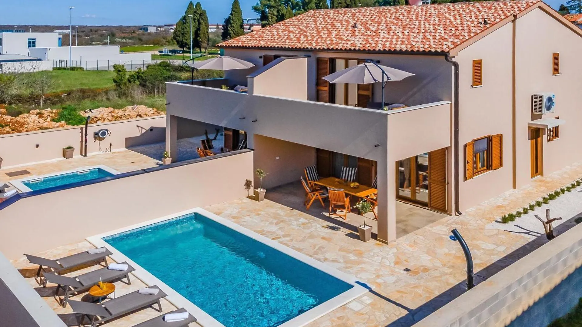 Modern Home With Swimming Pool And Wellness Vodnjan